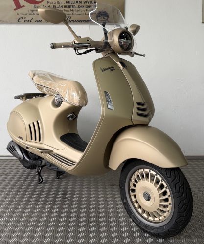 Vespa GTS 300 Super Tech "Black Tech" 