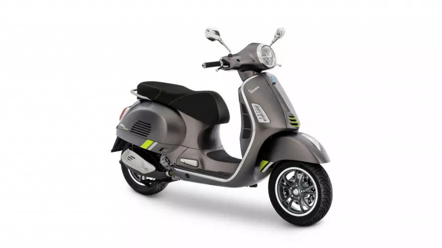 Vespa GTS 300 Super Tech "Black Tech" 